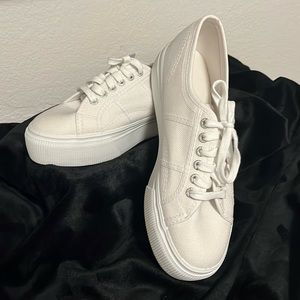 WHITE CANVAS PLATFORM SUPERGA SNEAKERS